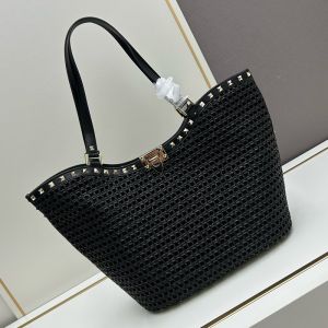 Valentino Rockstud Shopping Bag In Riffia Black
