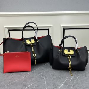 Valentino VLogo Escape Tote In Grainy Calfskin Black